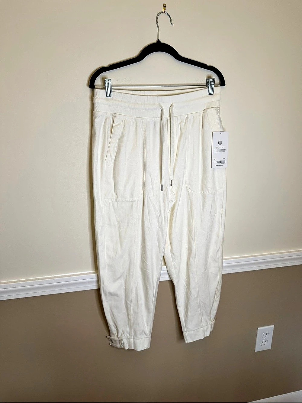 Athleta Farallon Weekender Pant Cropped Jogger Cream Small